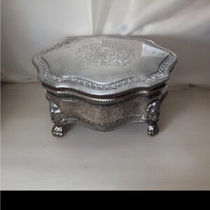 Elegant Silver Jewelry Organizer Box
